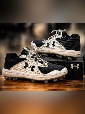Under Armour Yard Low TPU Cleats Men 12.5 Black White Molded Football Baseball